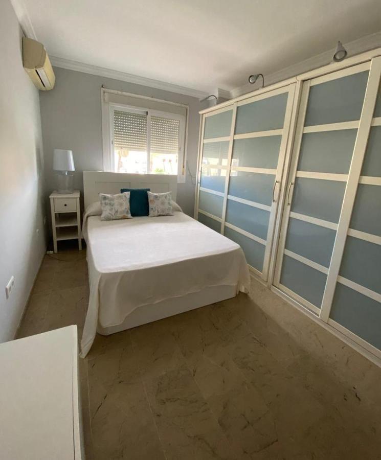 Apartamento Junto Al Puerto Deportivo De Estepona Luaran gambar