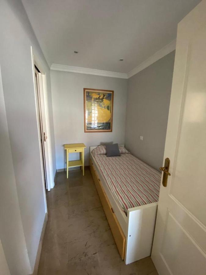Apartamento Junto Al Puerto Deportivo De Estepona Luaran gambar
